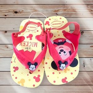 Havaianas // Disney Baby flip flops // Mickey Mouse
